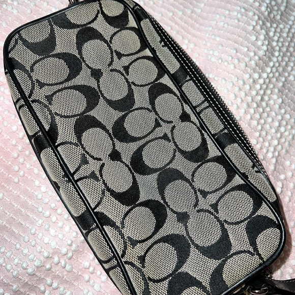 Vintage Coach Crossbody - Picture 3 of 4